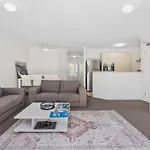 Santa Monica Apartments - Hosted By Burleigh Letting