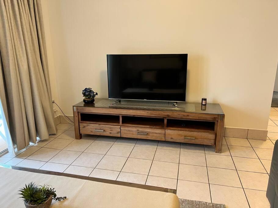 Santa Monica - Hosted By Burleigh Letting